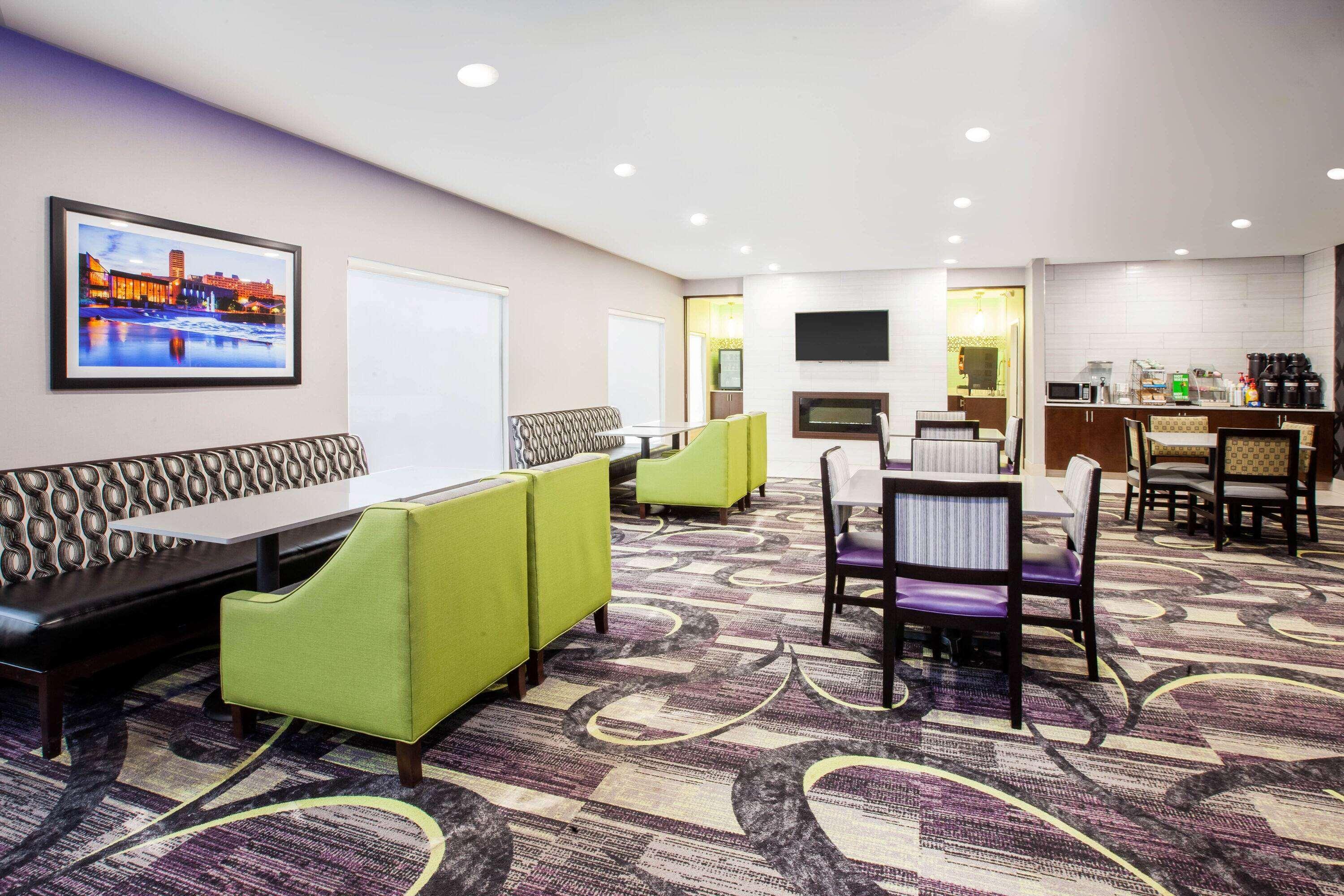 La Quinta Inn And Suites By Wyndham Elkhart Ngoại thất bức ảnh