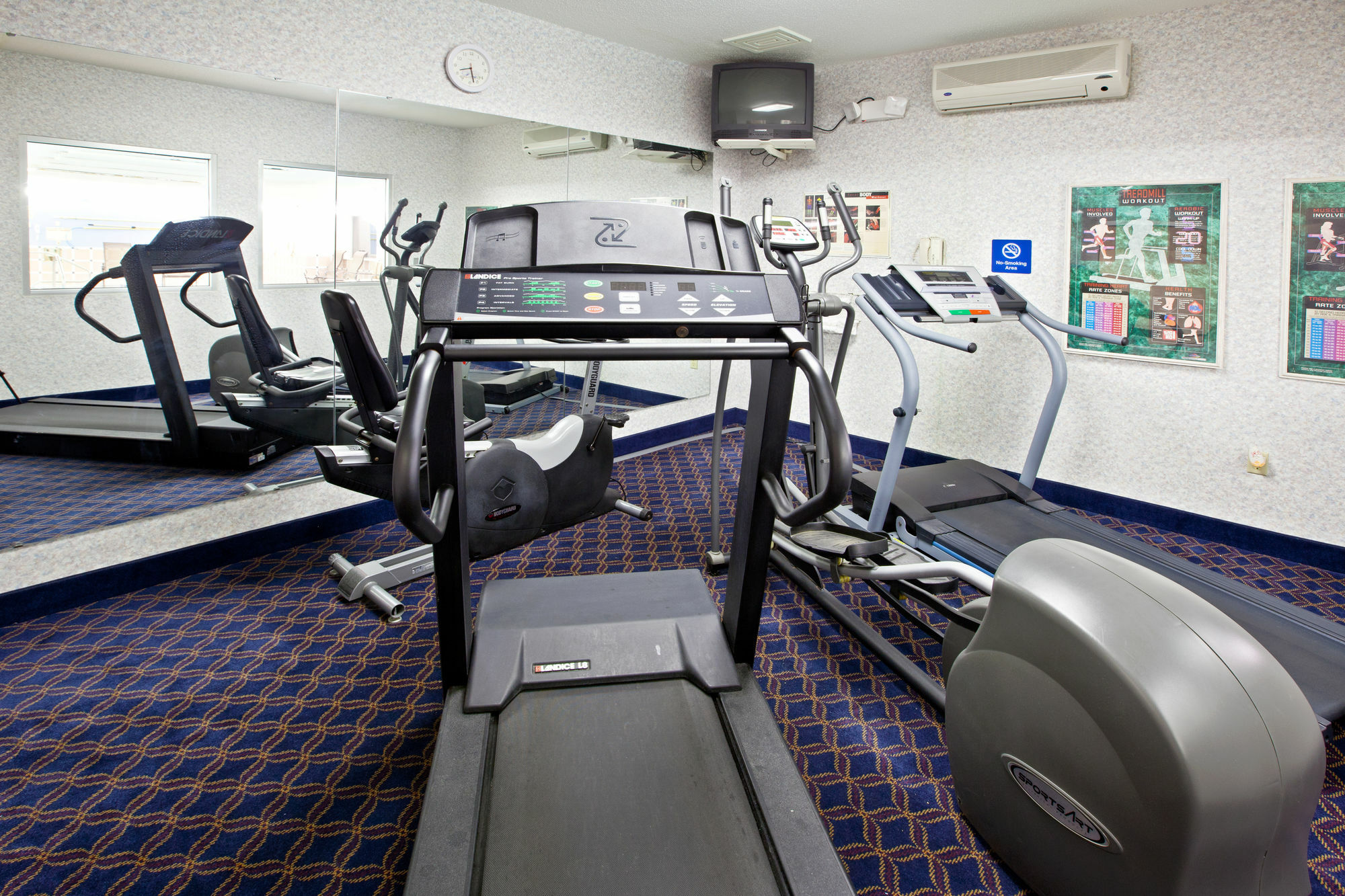 La Quinta Inn And Suites By Wyndham Elkhart Ngoại thất bức ảnh